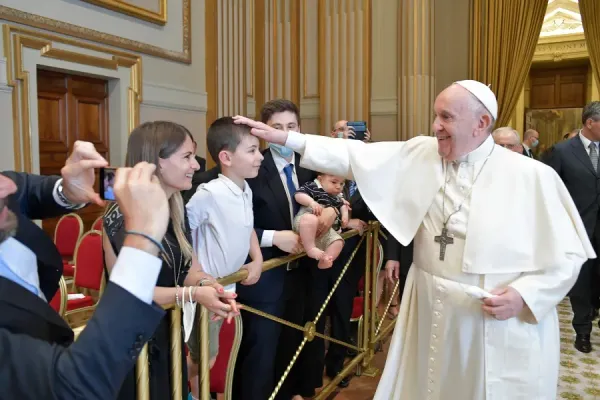 “The family is alive if it finds itself united in prayer”: Pope Francis